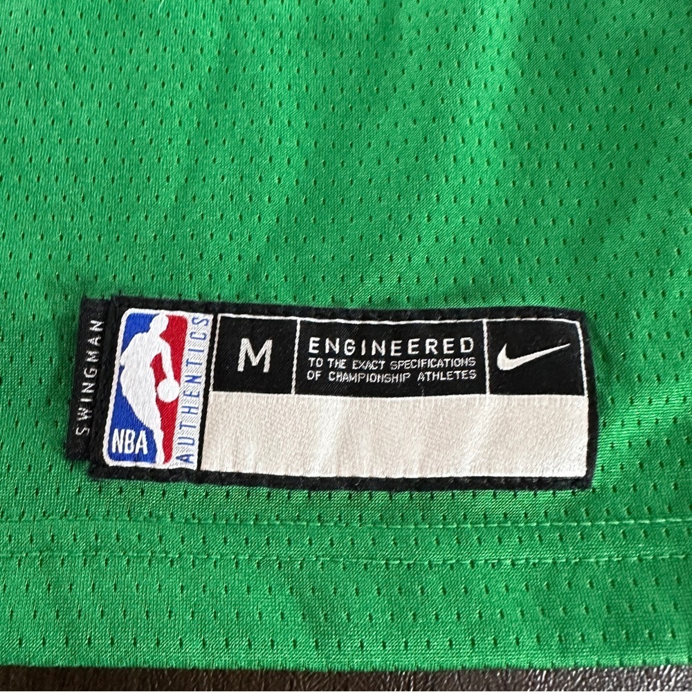 Boston Celtics #8 Kemba Walker City Edition Boys Sz Med (10-12) Nike Jersey NBA - Picture 3 of 8